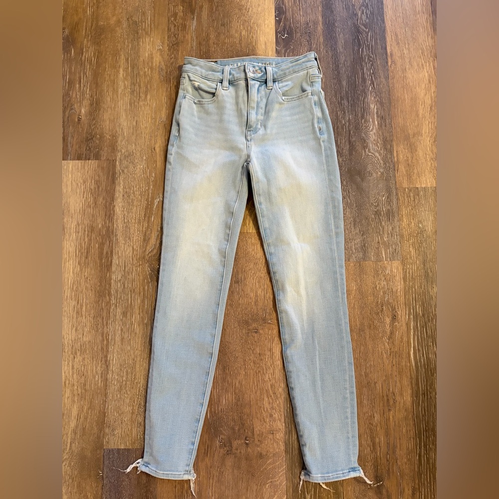 American Eagle dream stretch distressed jeans size 000 short length 33.5”